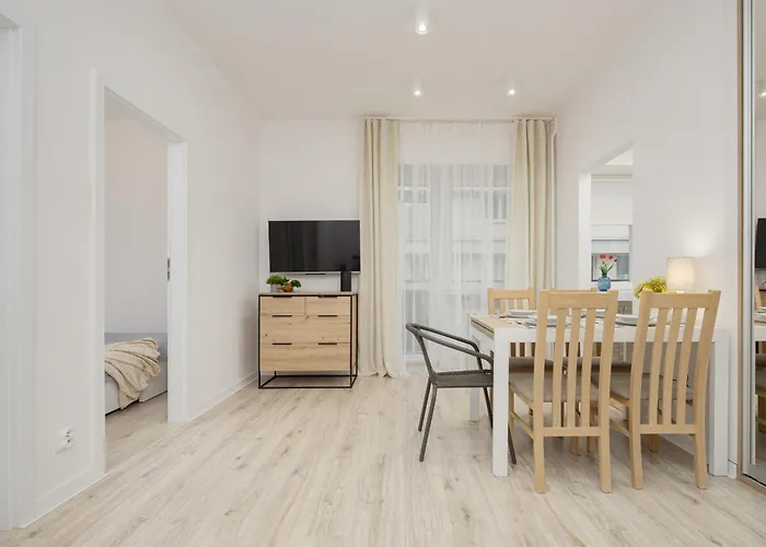 Bright Apartment In Warsaw Center With Two Bedrooms And Balcony By Noclegi Renters